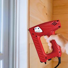 Costway Elektrischer Tacker Nagler Elektrisches Nagelpistolen Kit mit 2000 Tackerklammern Rot