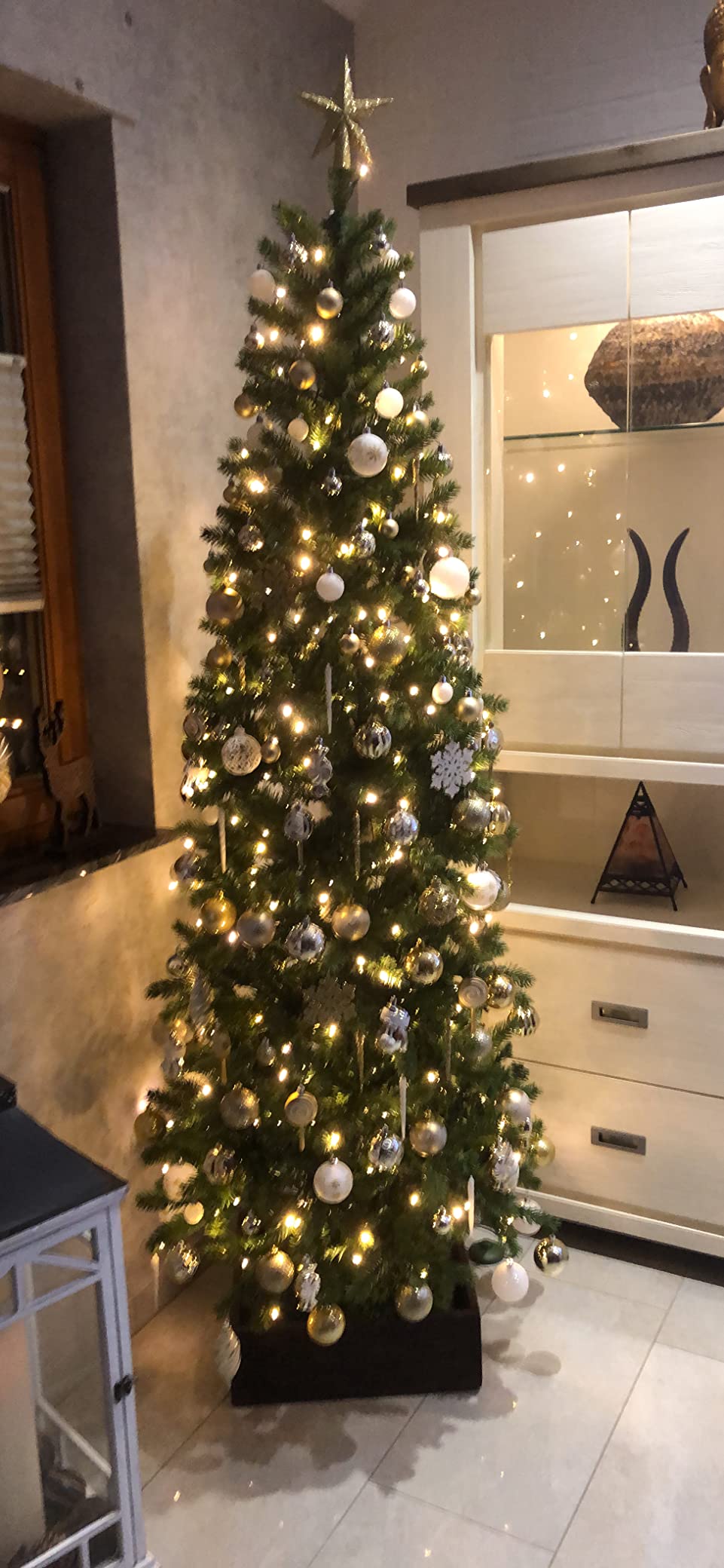 Künstlicher Weihnachtsbaum mit warmweißen & mehrfarbigen LED