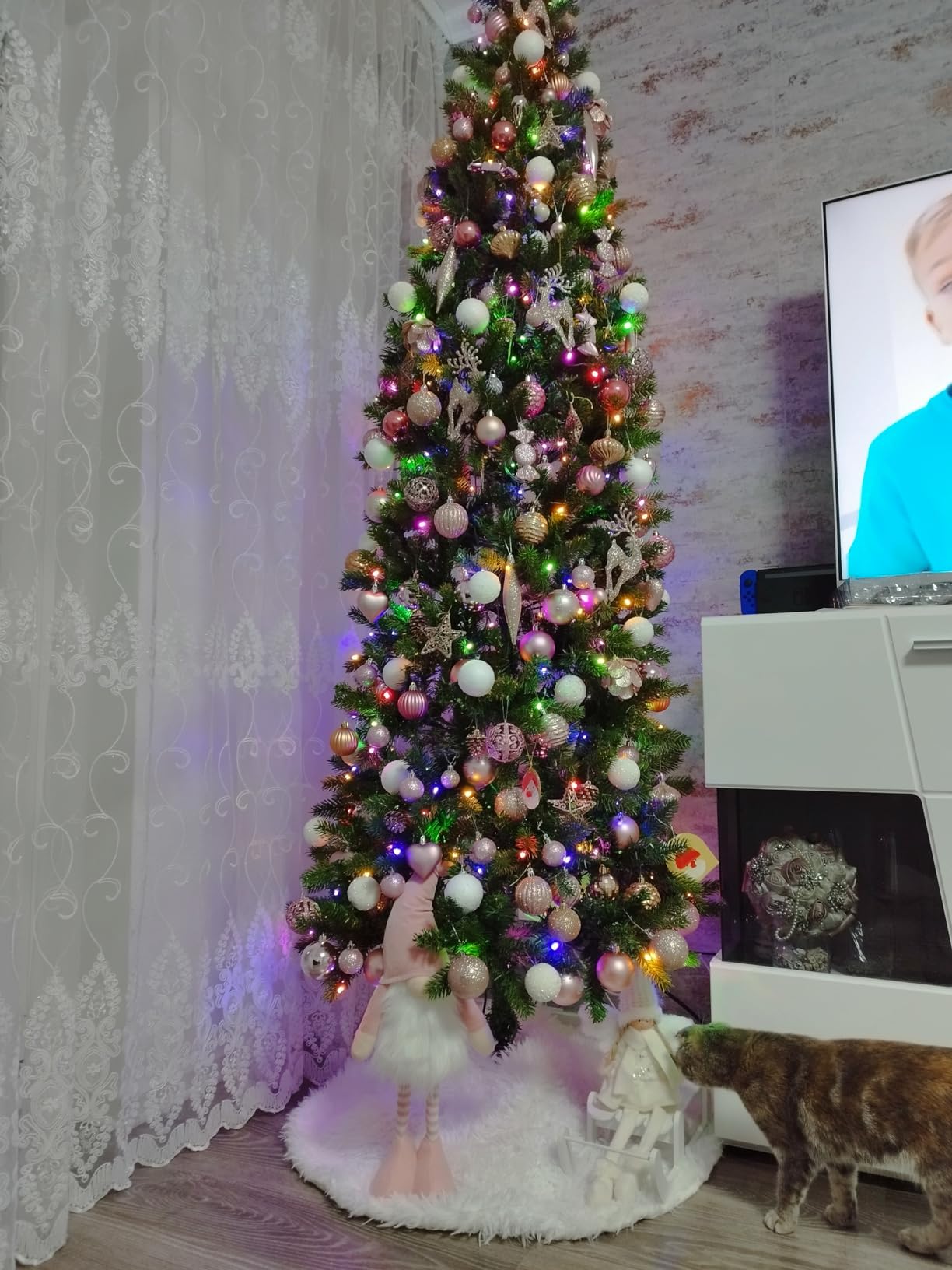 Künstlicher Weihnachtsbaum mit Warmweißen & Mehrfarbigen LED-Lichtern und  796 Dichte Zweigspitzen 225 cm - Costway